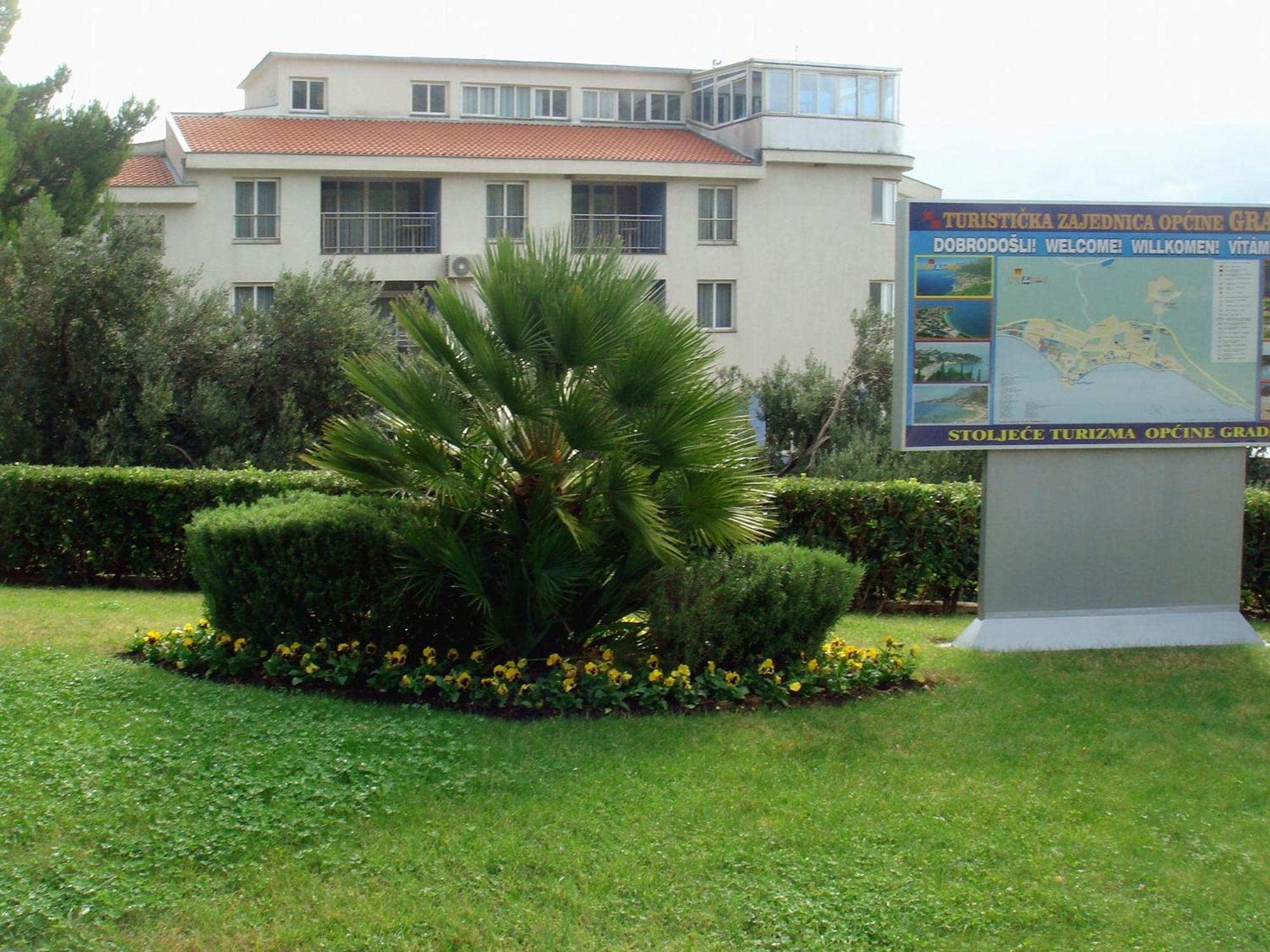 Aparthotel Pecic 格拉达茨 外观 照片