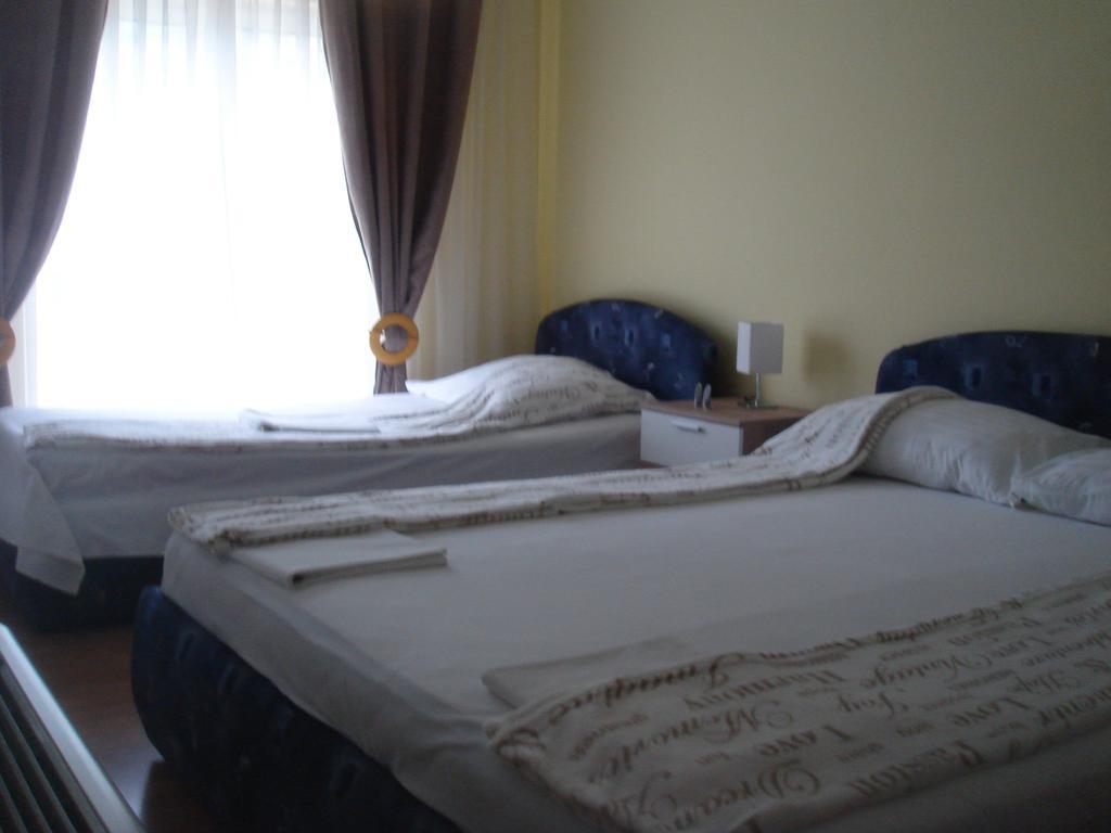 Aparthotel Pecic 格拉达茨 外观 照片