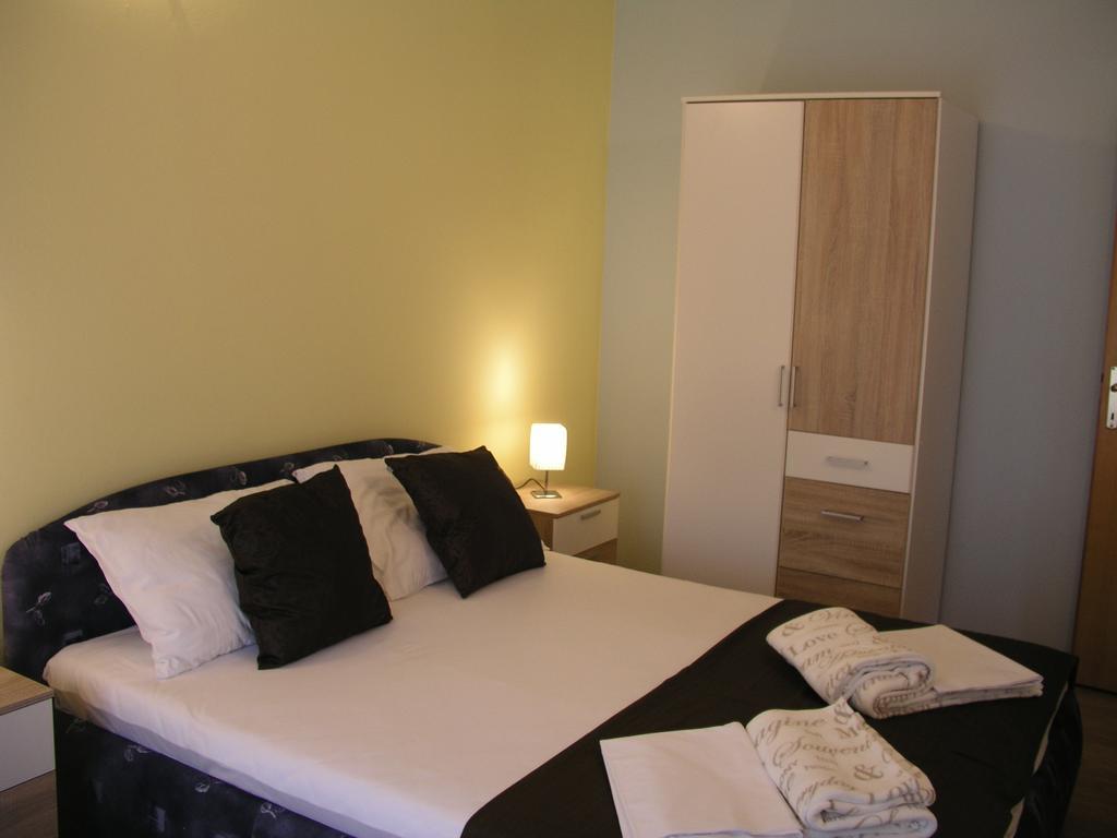Aparthotel Pecic 格拉达茨 外观 照片