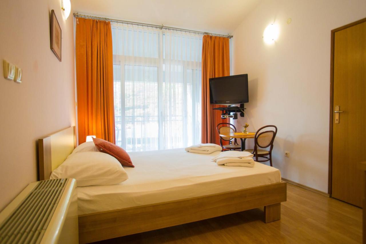 Aparthotel Pecic 格拉达茨 外观 照片