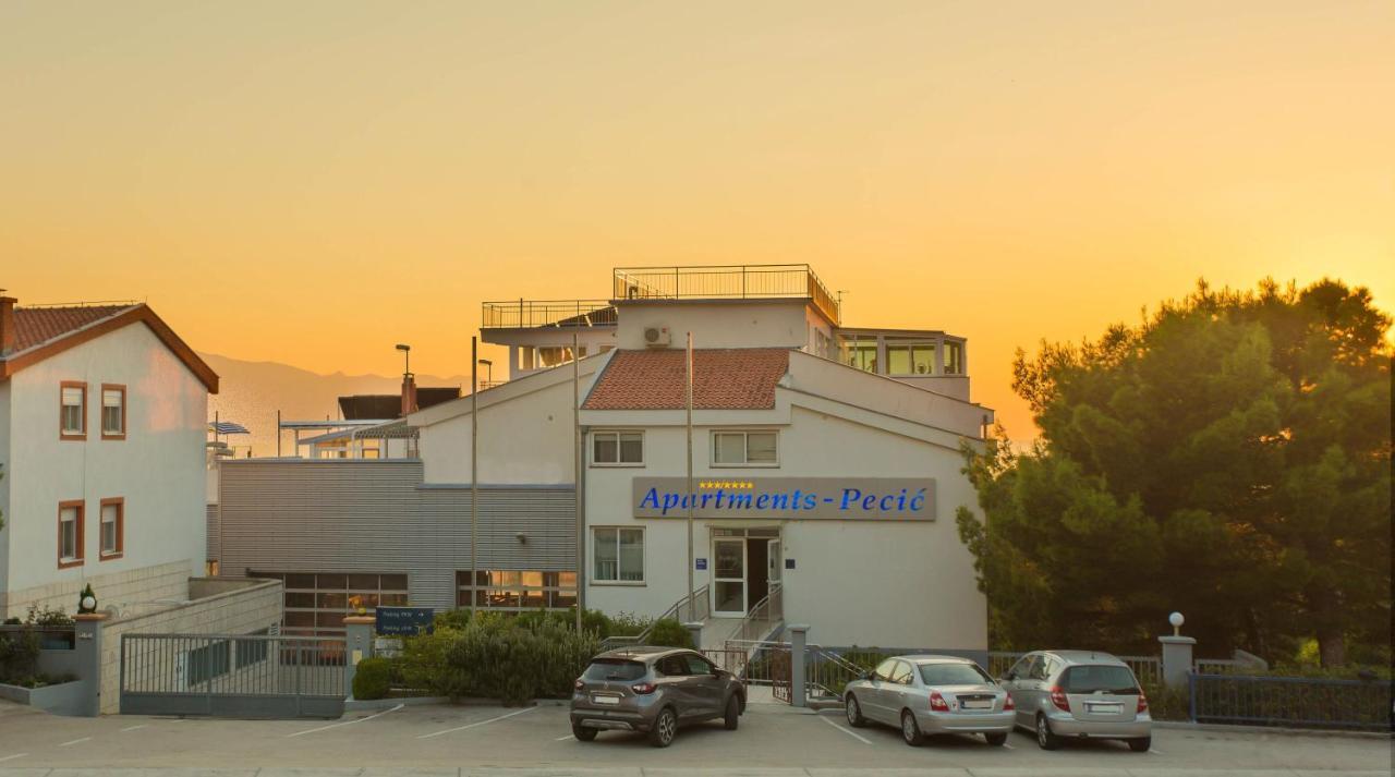Aparthotel Pecic 格拉达茨 外观 照片