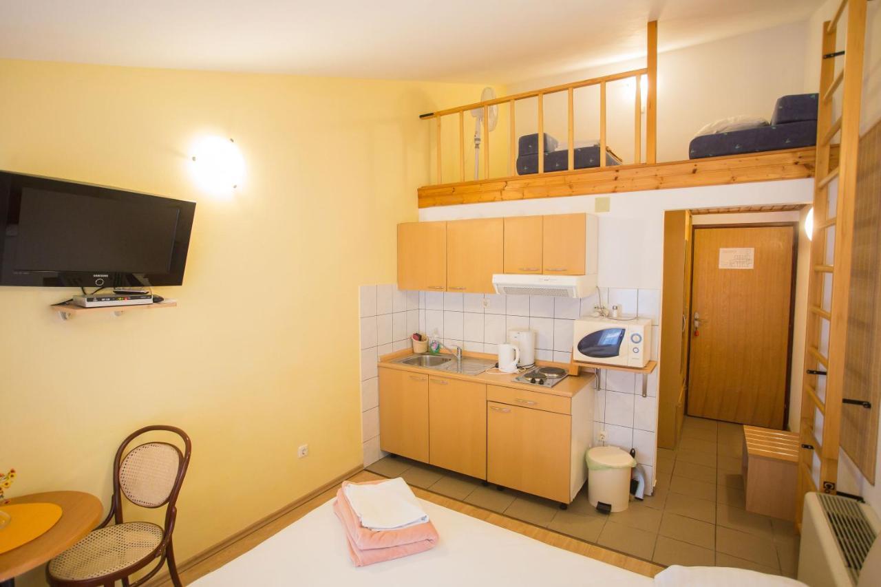 Aparthotel Pecic 格拉达茨 外观 照片